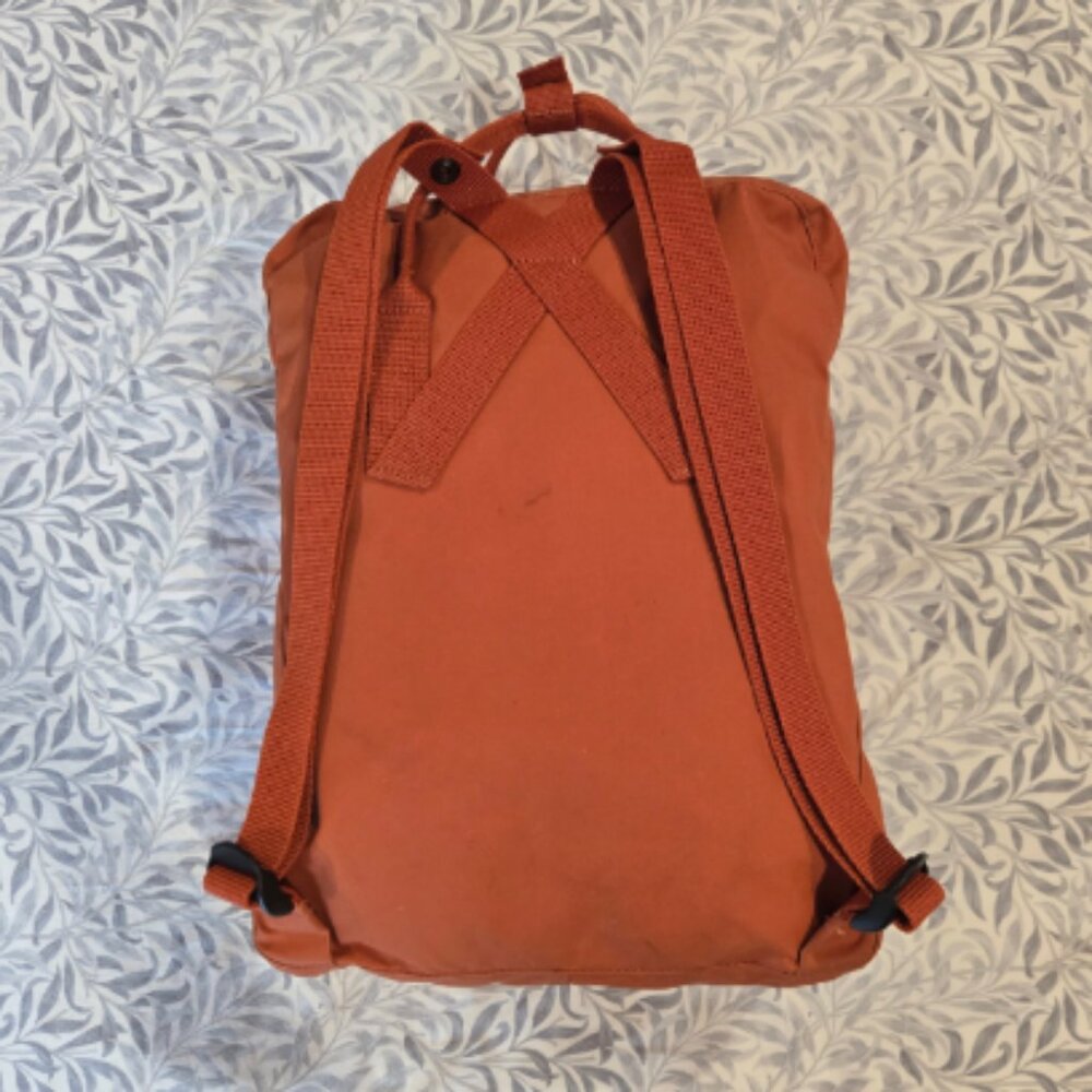 Fjällräven Kånken Classic - Terracotta Brown (Lightly Used) - Picture 2 of 8